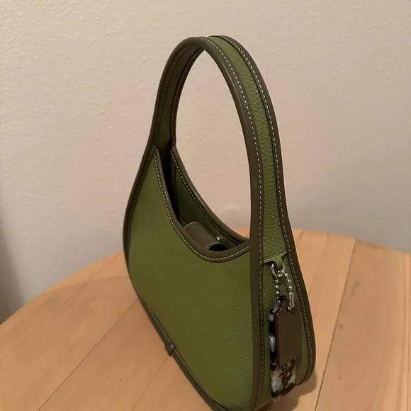 NWOT Coachtopia Ergo Bag in Pebbled Leather - Pale Lime Green - Picture 10 of 13